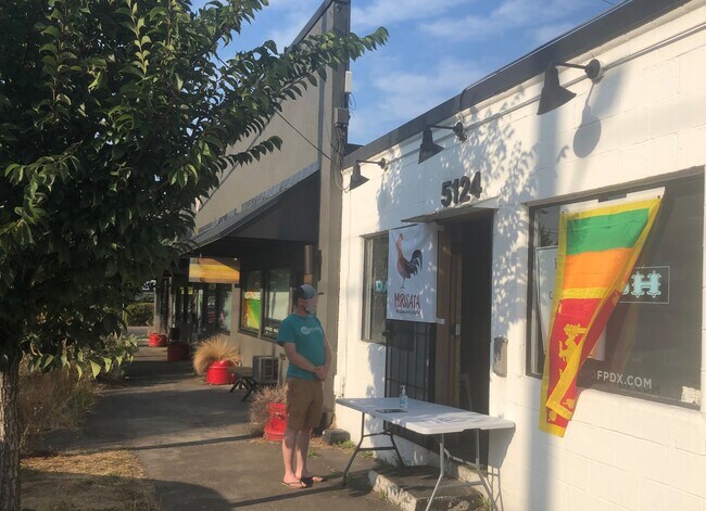 Building Photo - 3832 NE Roselawn St