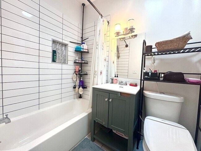 Building Photo - 1834 Beacon St