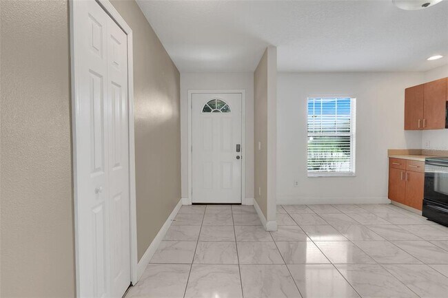 Building Photo - 810 Valnera Ct