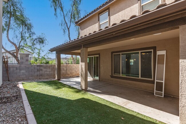 Building Photo - 16355 W Latham St