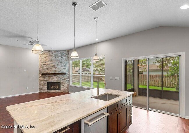 Building Photo - 1520 Summerdown Way