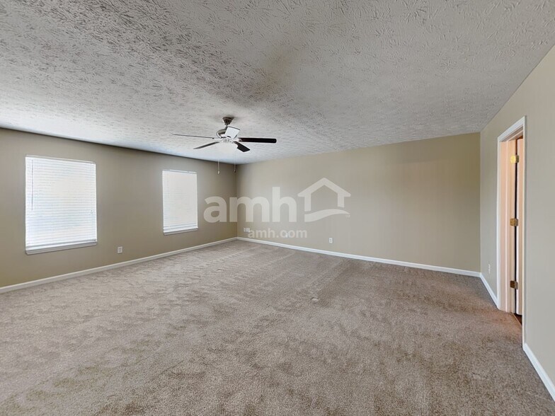 Building Photo - 1376 Blue Ridge Ln