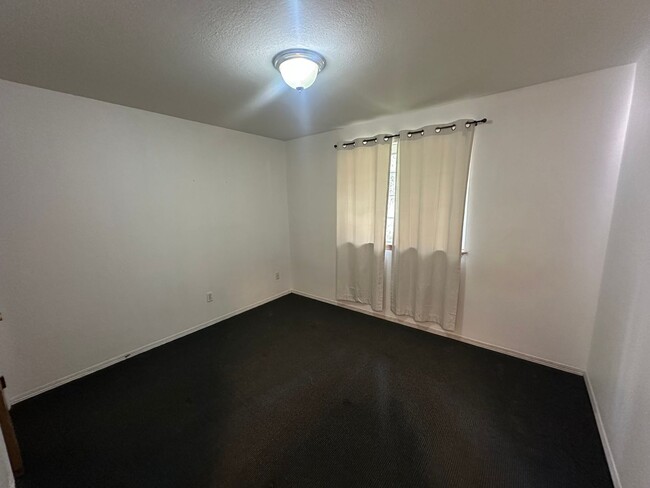 Building Photo - 3 BR Home in Clearwood