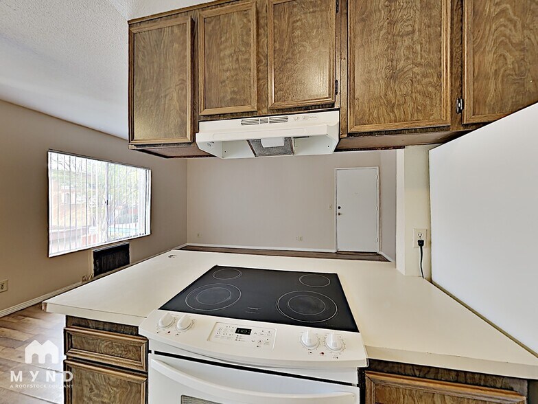 Building Photo - 9550 Carroll Canyon Rd