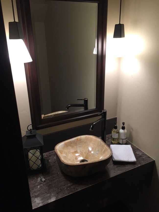 Building Photo - Beautiful Home Available in Tetherow!!!