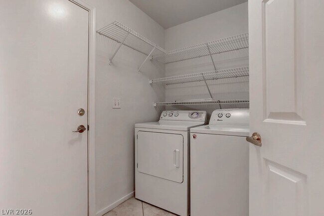 Building Photo - 1460 Dragon Rock Dr