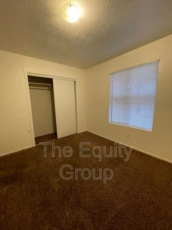 Building Photo - 1546 N Oak Park St