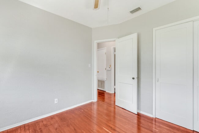 Building Photo - 394 Golf Blvd