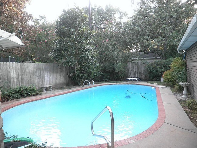 Building Photo - 1931 Ganyard Dr