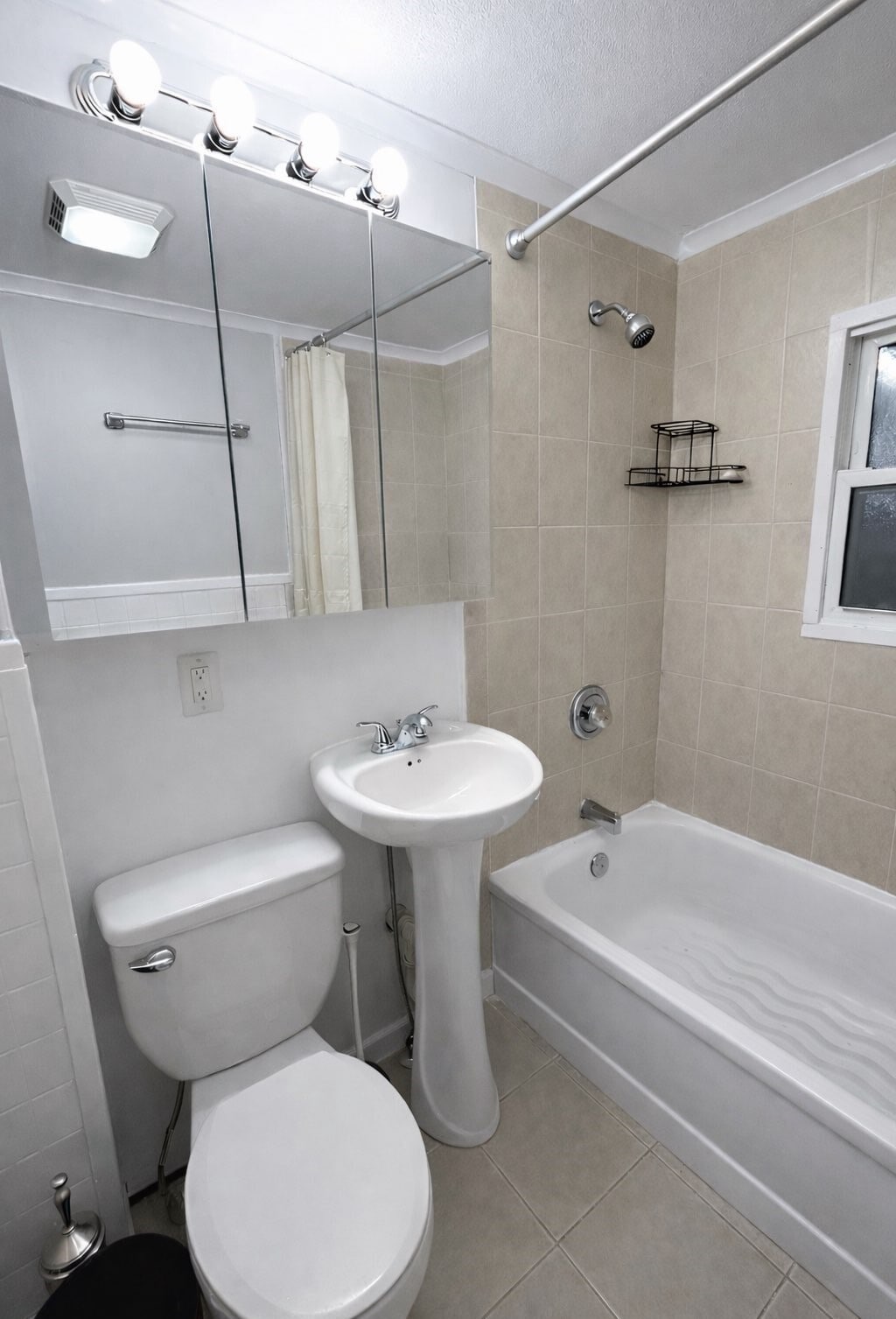 Building Photo - 217 Thurber St