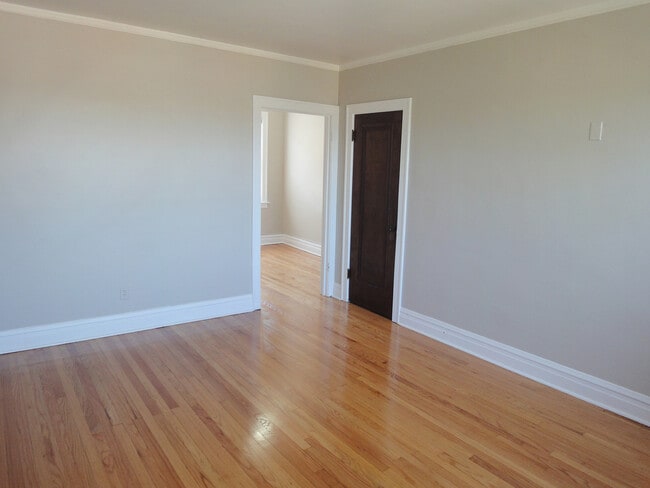 Building Photo - 1941 Grove Ave