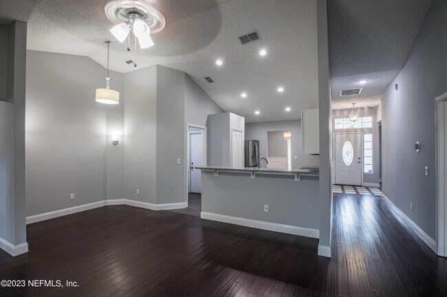 Building Photo - 13607 Capistrano Dr S