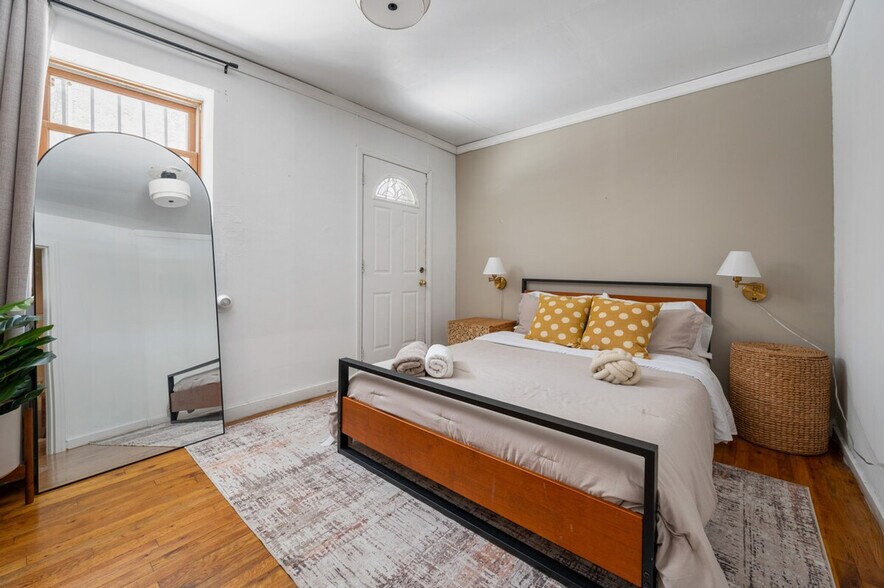 Building Photo - 341 W 30th St