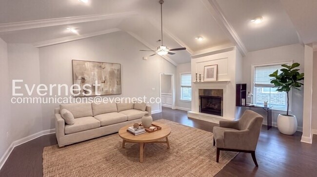Building Photo - 4-Bed/2.5-Bath/Pet Friendly/Available Now!