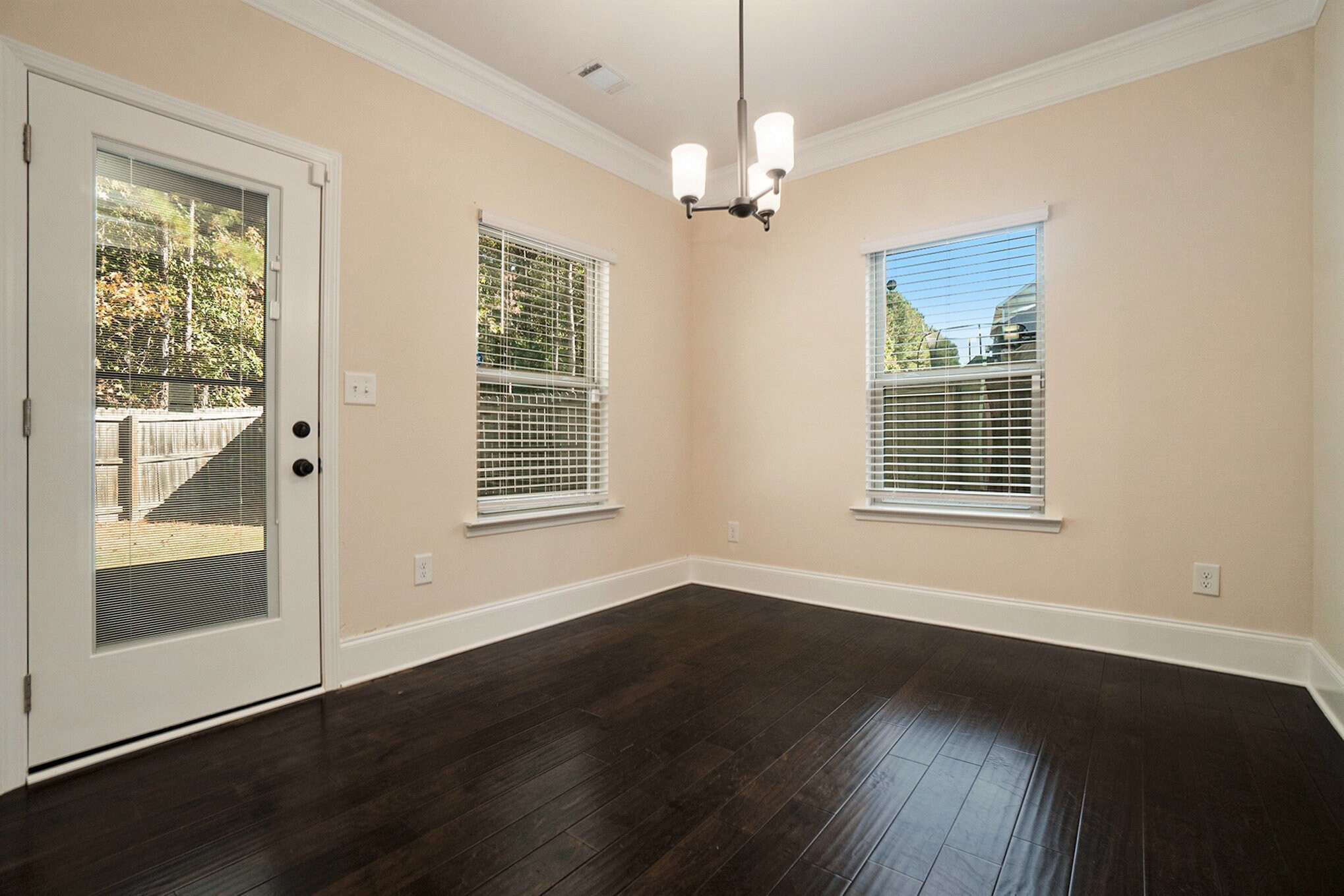 Building Photo - 3810 Brookhollow Dr