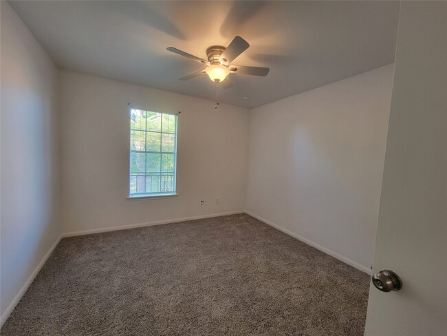 Building Photo - 1808 Saxony Ln