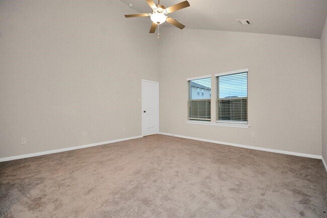 Building Photo - 6927 Escondido Dr