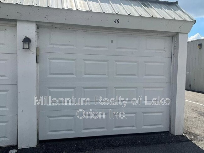 Building Photo - 50432 Bay Run S
