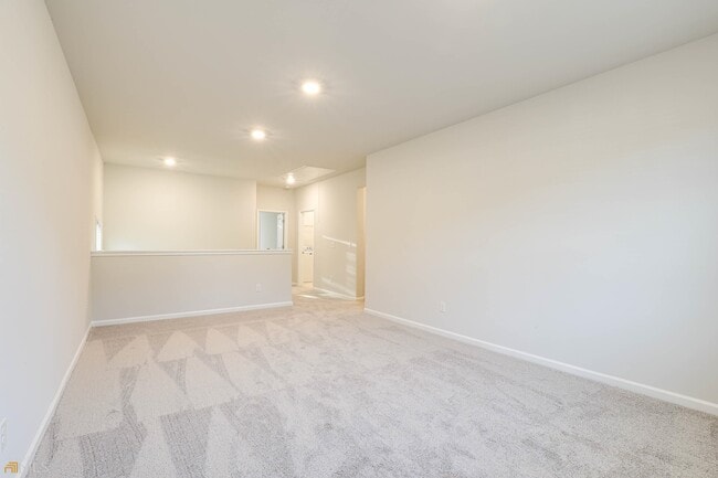 Building Photo - 360 Caledonia Ct