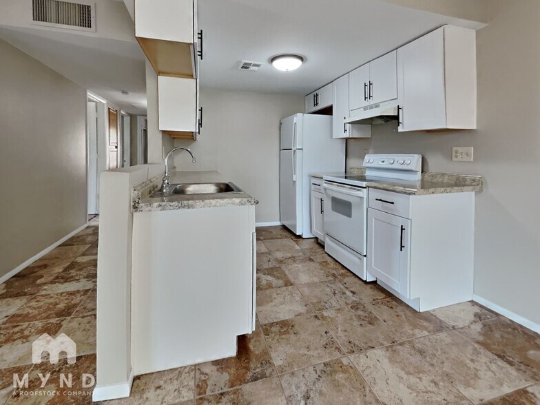 Building Photo - 821 Joan D Arc Ave