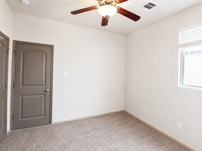 Building Photo - 20419 Newcastle Ridge Ln