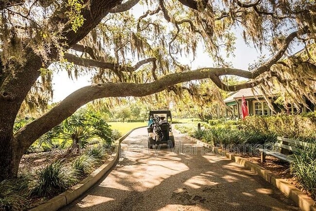 Building Photo - 728 Ellwood Ave