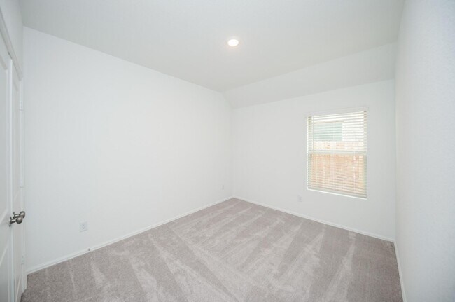 Building Photo - 7406 Bartoncliff Dr