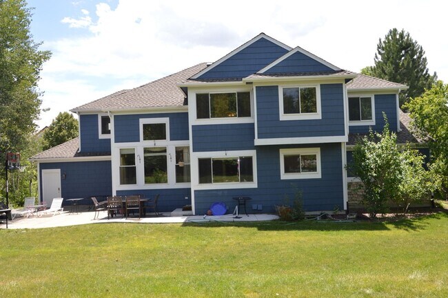 Building Photo - 815 Trail Ridge Dr