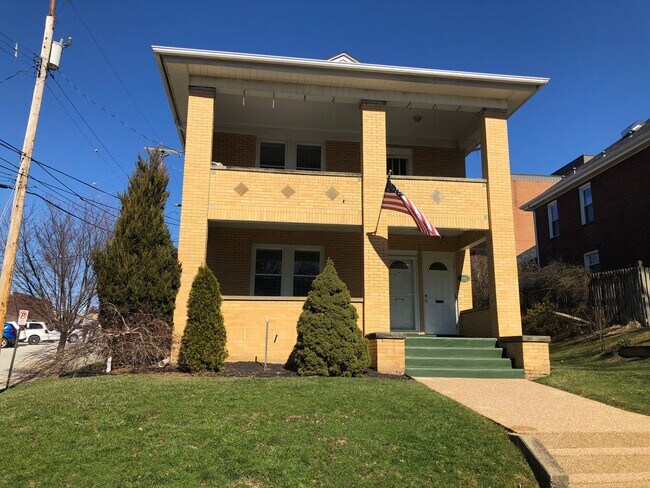 Building Photo - Beautifully Rehabbed Central Oakmont apart...