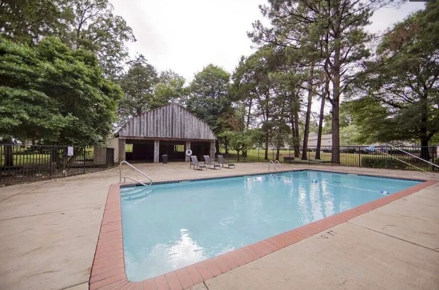 Building Photo - 6705 Majestic Oak Pl