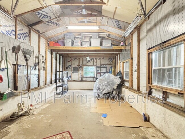 Building Photo - 7568 SE Swan Ave