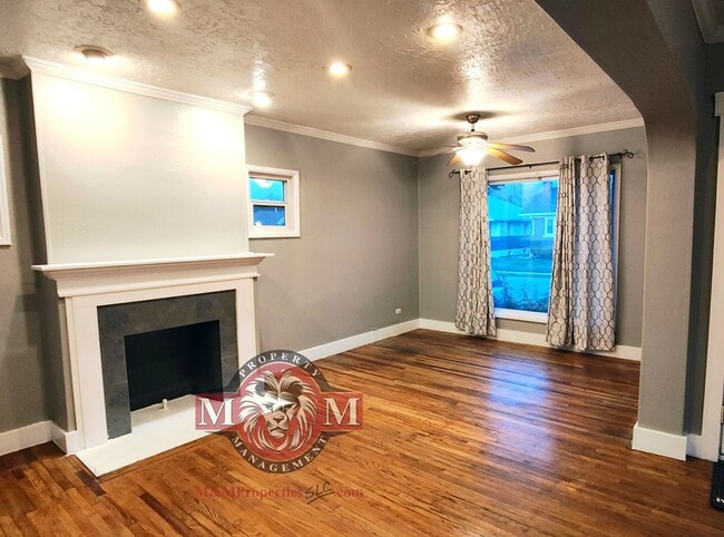 Building Photo - 3 Bd 1 Ba Home with Hardwood Floors in Midvale