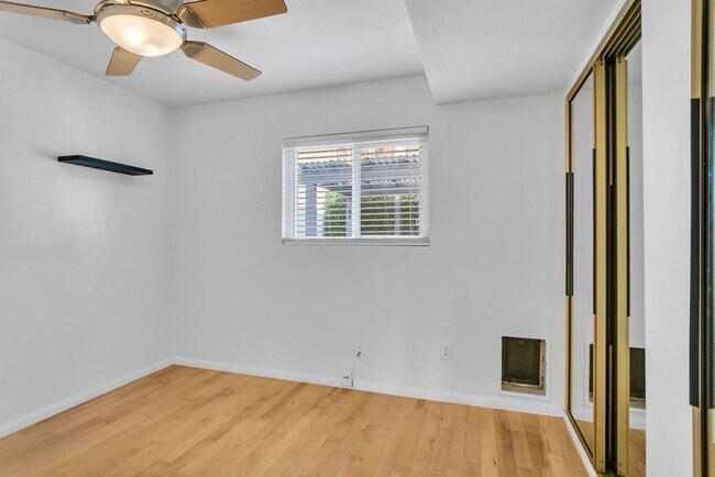 Building Photo - Great two story home in Pacific Beach close to the bay!