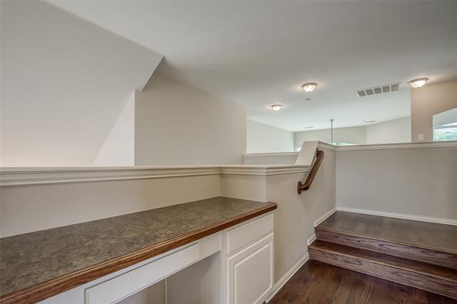 Building Photo - 3100 Crossridge Dr