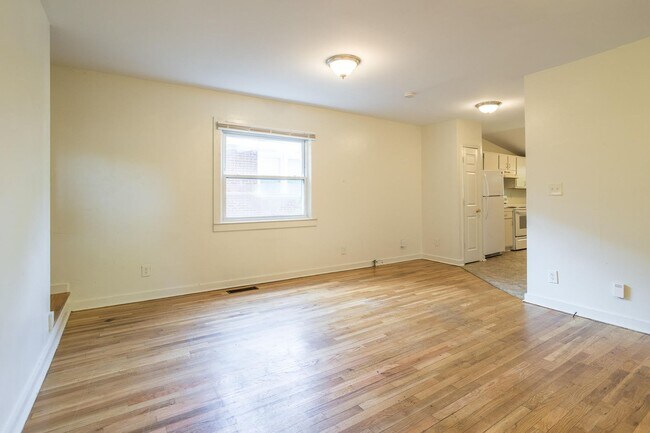 Building Photo - 903 Onslow St