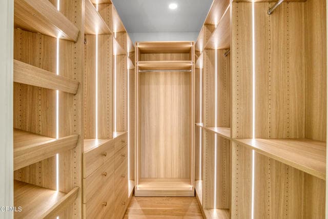 Building Photo - 611 W Claremont St