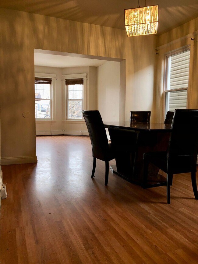 Building Photo - 172 Virginia Ave