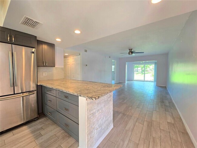 Building Photo - 12900 Vonn Rd