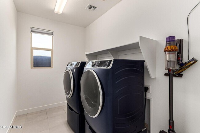 Building Photo - 8773 W Medlock Dr