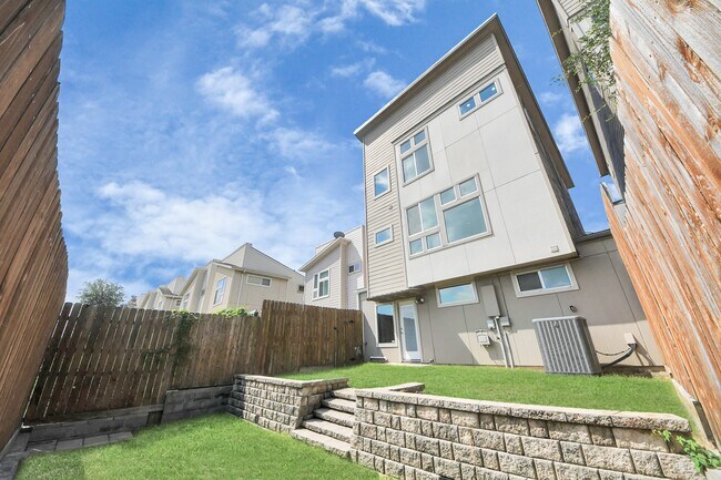Building Photo - 5319 Avenue J