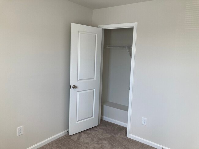 Building Photo - 565 Hampton Townes Dr