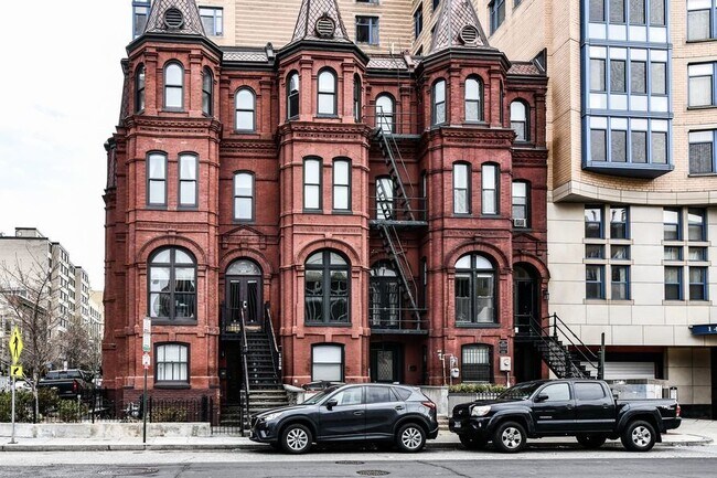 Building Photo - 1227 15th St NW