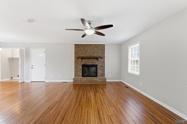 Building Photo - 121 Grayson Ave