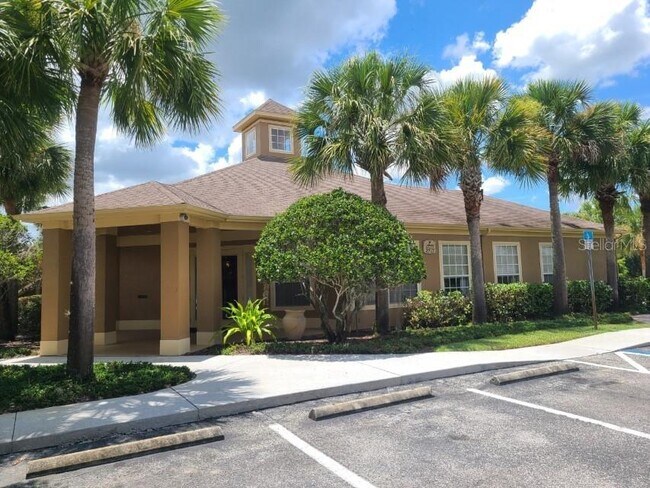Building Photo - 5914 Willow Ridge Dr