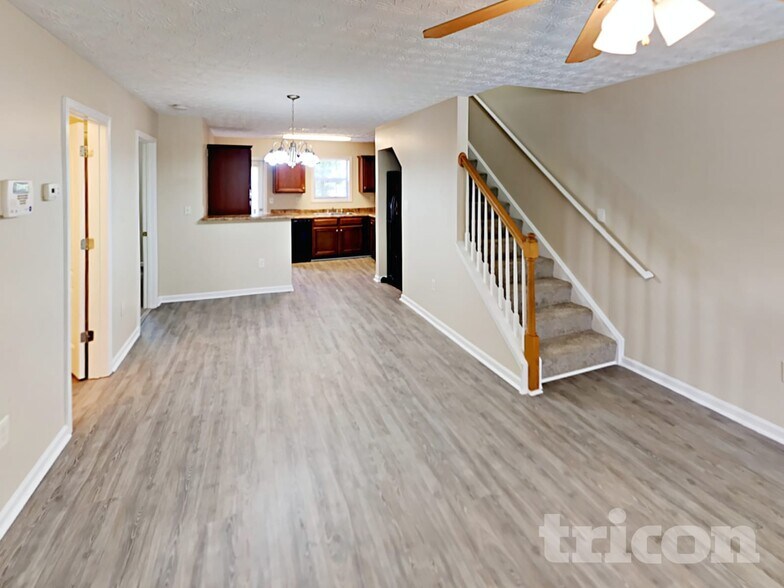 Building Photo - 1047 Wedgewood Ct NE