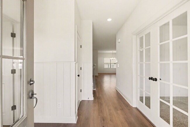 Building Photo - "Spacious 4-Bedroom Retreat with 3.5 Baths in Charming Mt. Juliet!" Beautiful Almost 1/2 Acre Lot...