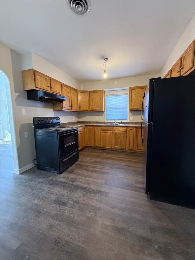 Building Photo - 336 Smith St