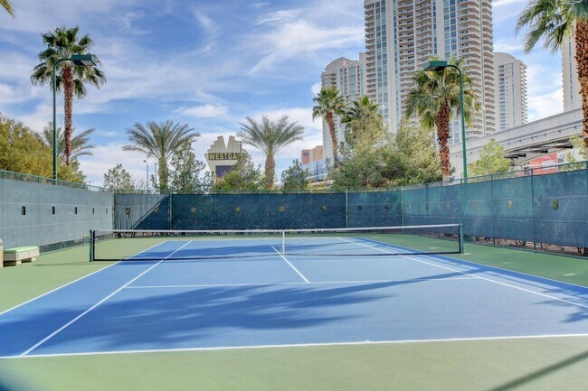 Building Photo - Turnberry Towers 2705W-City/Golf Course Vi...
