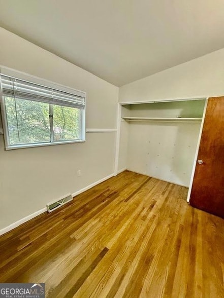 Building Photo - 3591 Raymond Dr