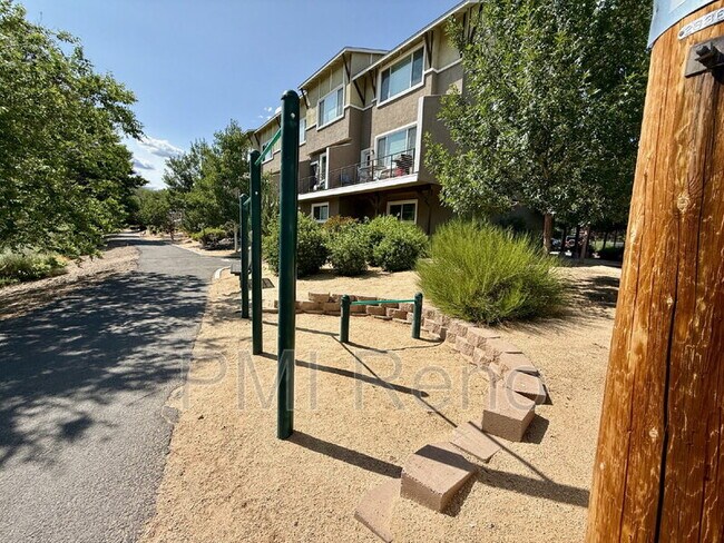 Building Photo - 220 Mark Jeffrey Ln